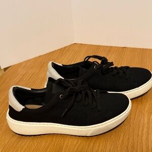 Sofft Black and White Waylyn Knit Women's Sneakers